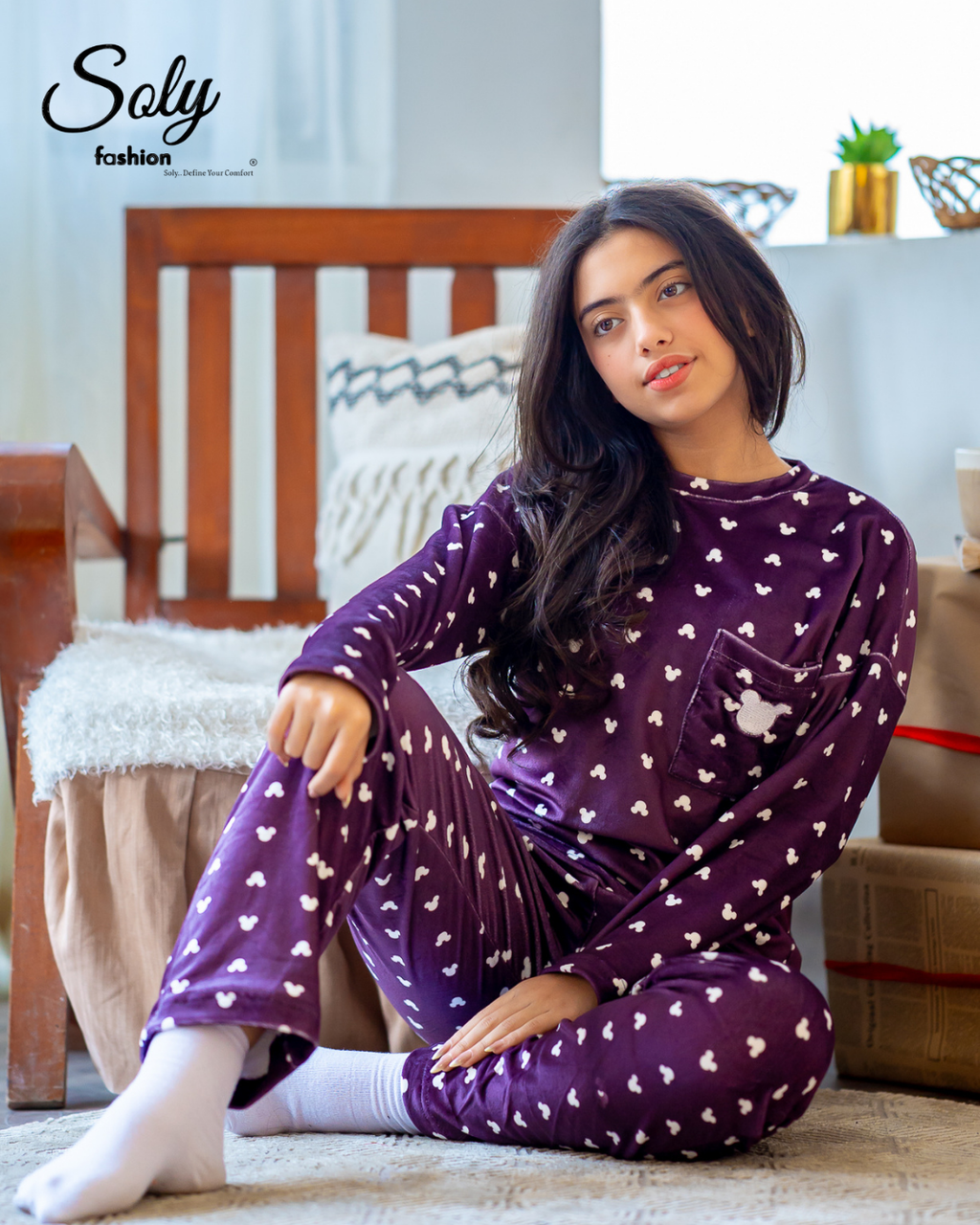 Chic Printed Velvet Pyjama Set