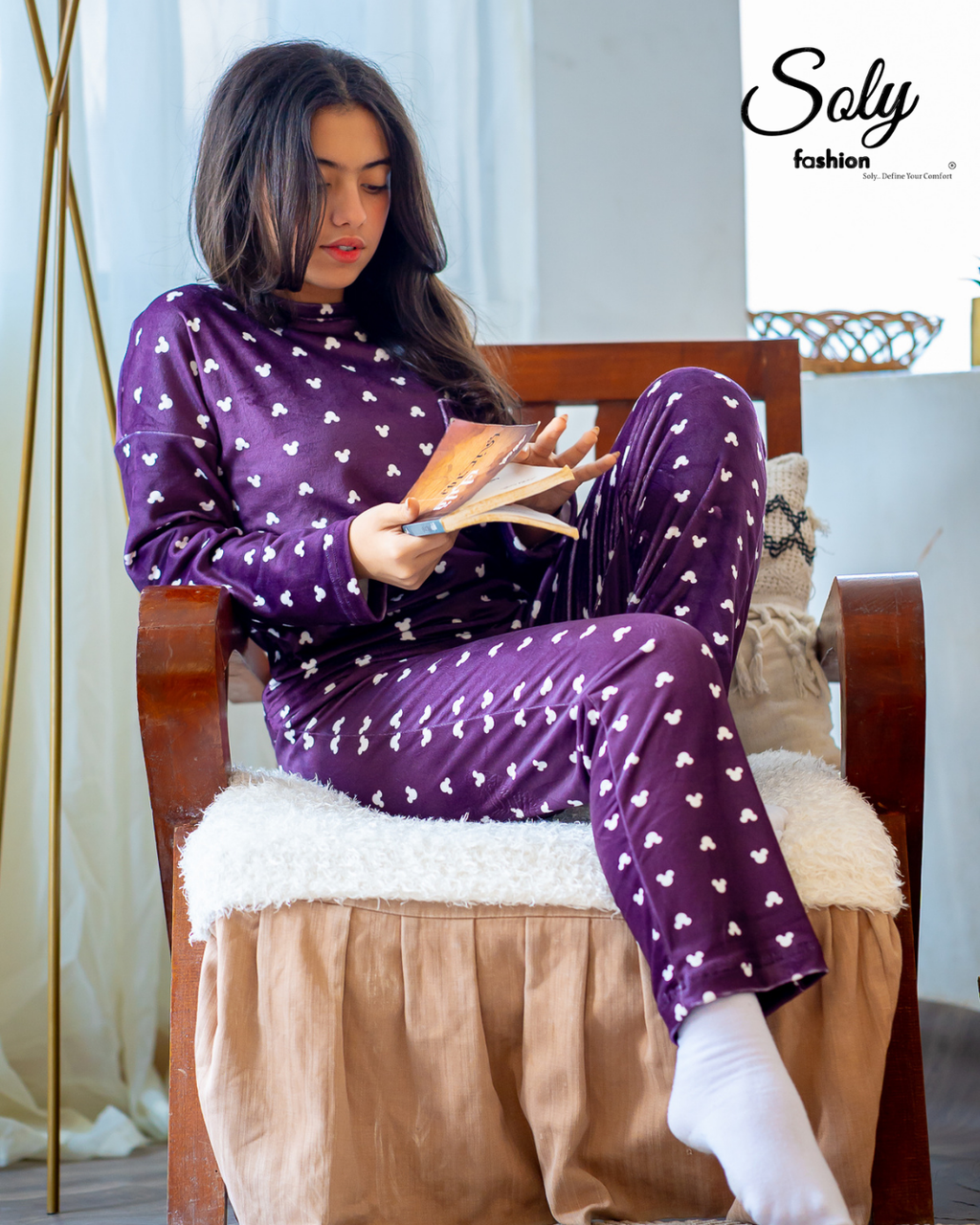 Chic Printed Velvet Pyjama Set